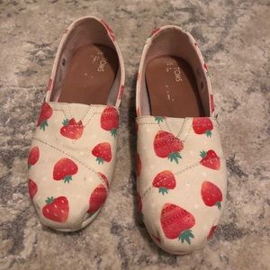 Strawberry TOMS